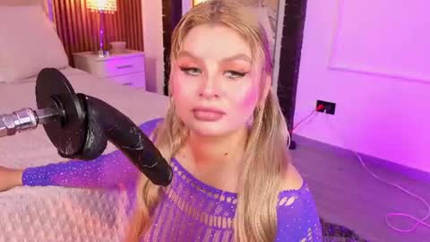 Snapshot of lolaangellx chatting on 17, 6, 2026 Lola Angel online show from 17, 6, 2026