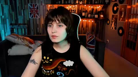 Snapshot of lolaasmus chatting on 17, 4, 2026 I consider myself the god Loki but life just calls me LOL online show from 17, 4, 2026