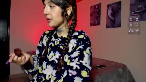 Snapshot of lolaleah_ chatting on 24, 11, 2025 Lola online show from 24, 11, 2025
