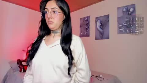 Snapshot of lolaleah_ chatting on 5, 12, 2025 Lola online show from 5, 12, 2025