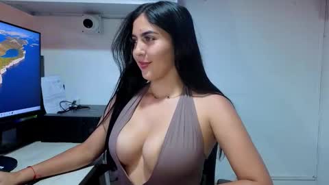 lolalola_12 online show from 7, 11, 2025