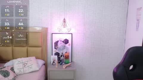 Snapshot of lolamaxi chatting on 14, 2, 2025 LOLA online show from 14, 2, 2025