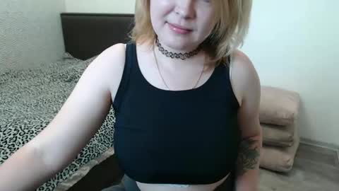 Snapshot of lolamyr chatting on 27, 5, 2026 kiss online show from 27, 5, 2026