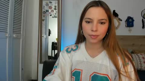 Snapshot of lolaverse chatting on 21, 7, 2026 Lola doll online show from 21, 7, 2026