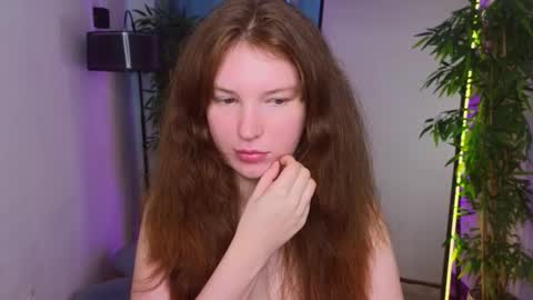 Snapshot of lolly_pump chatting on 19, 9, 2025 Mona online show from 19, 9, 2025