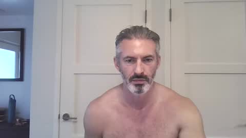 Snapshot of londonlothario chatting on 11, 11, 2025 6ft7 Bi Daddy online show from 11, 11, 2025