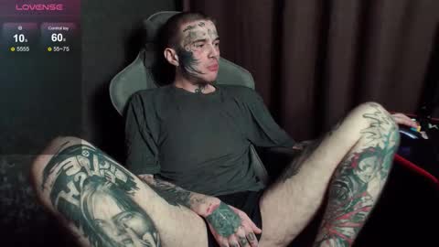 Snapshot of lone1ycrystal chatting on 28, 10, 2025 Chris online show from 28, 10, 2025