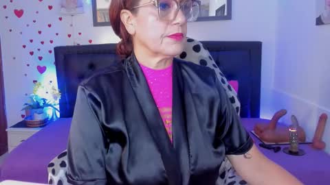 Jennifer  online show from 28, 11, 2025