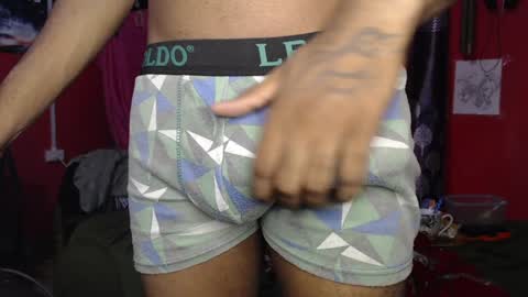 Snapshot of longdickservice01 chatting on 19, 12, 2024 professionalbreastsucker online show from 19, 12, 2024