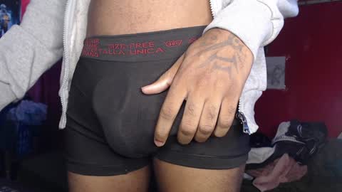 Snapshot of longdickservice01 chatting on 13, 1, 2025 professionalbreastsucker online show from 13, 1, 2025