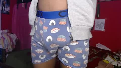 Snapshot of longdickservice01 chatting on 4, 3, 2025 professionalbreastsucker online show from 4, 3, 2025