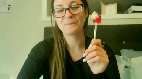 Snapshot of longhairbeautyxoxo chatting on 20, 12, 2024 Wima online show from 20, 12, 2024