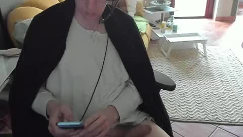 Snapshot of loomie chatting on 30, 5, 2026 loomie online show from 30, 5, 2026