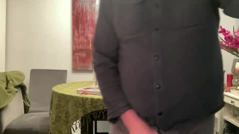 Snapshot of loop102 chatting on 27, 12, 2024 loop102 online show from 27, 12, 2024