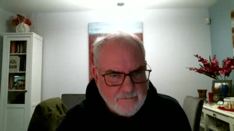 Snapshot of loop102 chatting on 1, 2, 2025 loop102 online show from 1, 2, 2025