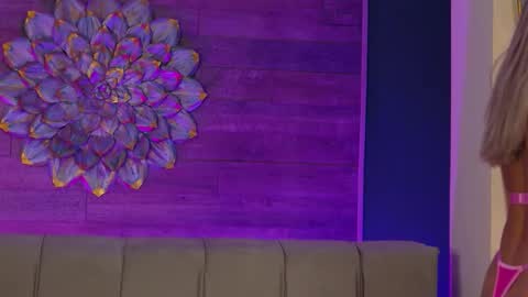 Lora online show from 3, 3, 2026