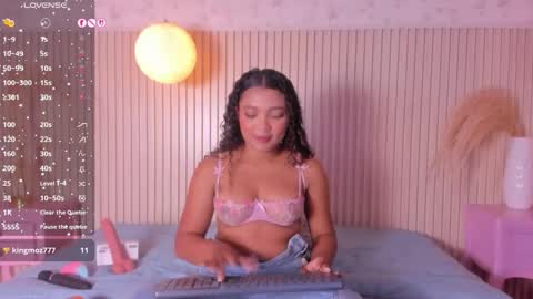 Loraine Rios online show from 25, 2, 2026