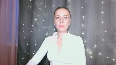 loravine online show from 25, 3, 2026