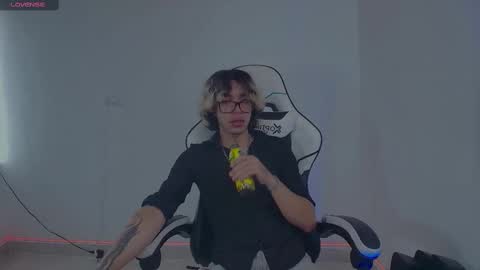 Snapshot of lord_moon_king chatting on 12, 9, 2025 lord_moon_king online show from 12, 9, 2025