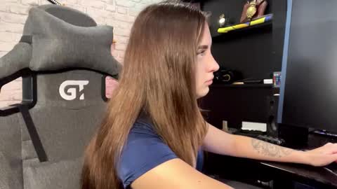 Molly online show from 16, 10, 2025