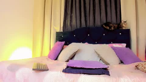 lesly lorena online show from 5, 12, 2025