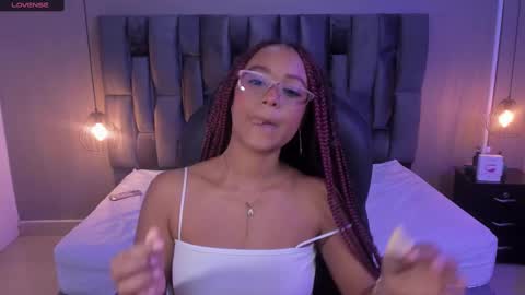 Snapshot of lorena_vieira_ chatting on 27, 2, 2025 Lorena Vieira online show from 27, 2, 2025