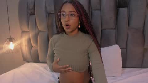 Snapshot of lorena_vieira_ chatting on 7, 3, 2025 Lorena Vieira online show from 7, 3, 2025