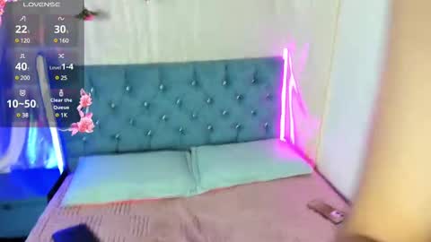 LorettMatthew online show from 22, 2, 2025