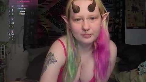 Snapshot of loricritter2 chatting on 10, 5, 2026 Lori Critter online show from 10, 5, 2026