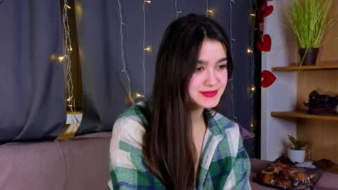 Nicole online show from 25, 3, 2026