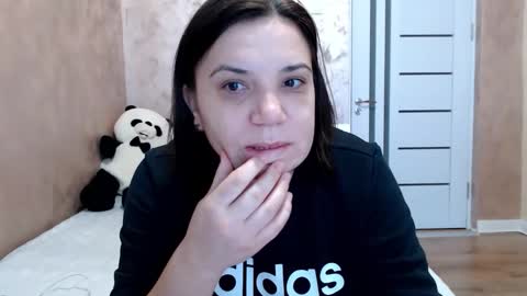 Snapshot of lorragrey chatting on 4, 2, 2026 LorraGrey online show from 4, 2, 2026