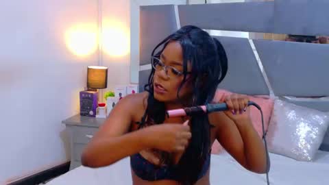 Snapshot of lorraine_johnson chatting on 25, 5, 2026 lorraine_johnson online show from 25, 5, 2026