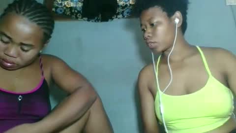 Snapshot of louane98 chatting on 14, 4, 2026 louane98 online show from 14, 4, 2026