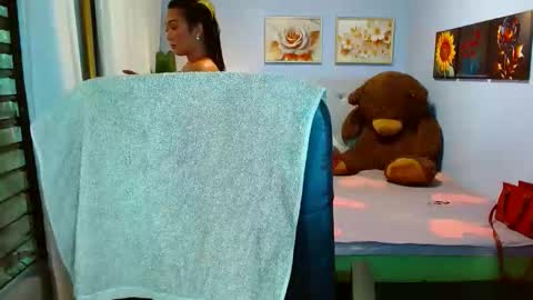Snapshot of louie_sexy chatting on 25, 4, 2026 Cathy online show from 25, 4, 2026
