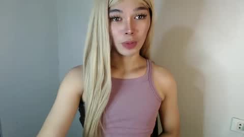 Snapshot of louilalicious chatting on 28, 2, 2025 louilalicious online show from 28, 2, 2025