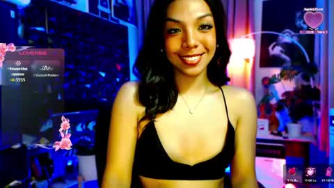 Snapshot of louisassy chatting on 17, 6, 2026 Louisa online show from 17, 6, 2026