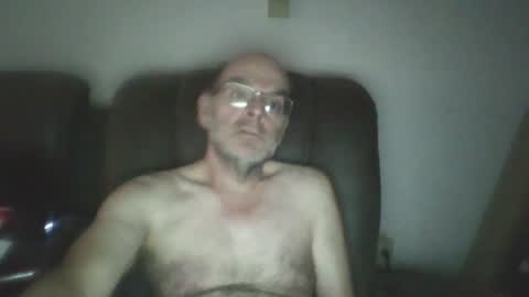Snapshot of louism13 chatting on 6, 7, 2026 louism13 online show from 6, 7, 2026