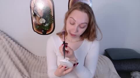 Snapshot of love_bella_ chatting on 7, 5, 2026 love bella online show from 7, 5, 2026