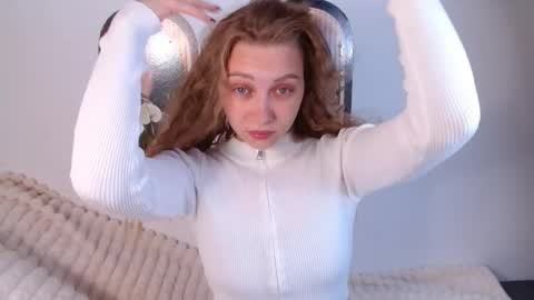 Snapshot of love_bella_ chatting on 11, 5, 2026 love bella online show from 11, 5, 2026