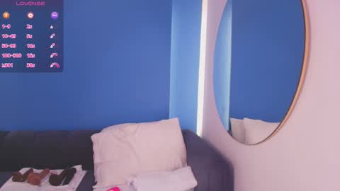 Snapshot of love_cameron chatting on 9, 2, 2026 Cam online show from 9, 2, 2026