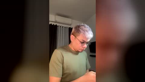 Snapshot of love_hottieh chatting on 9, 7, 2026 love_hottieh online show from 9, 7, 2026
