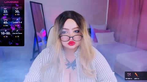 Snapshot of love_insidee chatting on 19, 12, 2024 Sailor online show from 19, 12, 2024