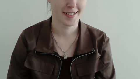 Vivian online show from 6, 11, 2025