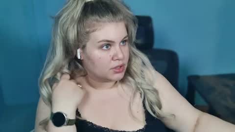 Snapshot of love_wiggy18 chatting on 4, 7, 2026 Ally online show from 4, 7, 2026