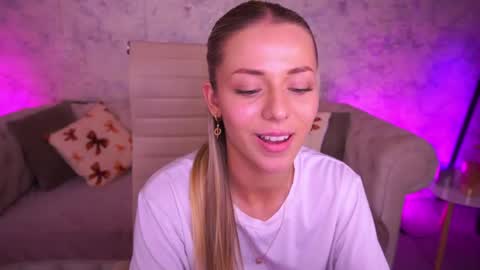 Snapshot of loveedove chatting on 11, 5, 2026 loveedove online show from 11, 5, 2026