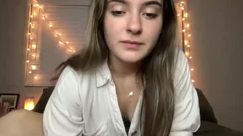 Snapshot of lovefromrose1 chatting on 2, 6, 2026 Olivia Rose online show from 2, 6, 2026
