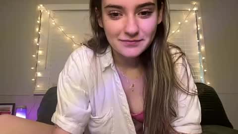 Snapshot of lovefromrose1 chatting on 20, 6, 2026 Olivia Rose online show from 20, 6, 2026