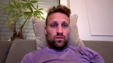 Snapshot of lovefuesse chatting on 27, 10, 2025 lovefuesse online show from 27, 10, 2025