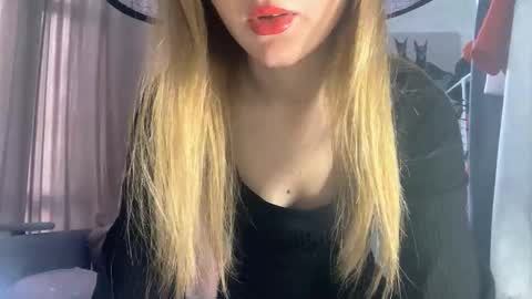 Ella online show from 31, 10, 2025