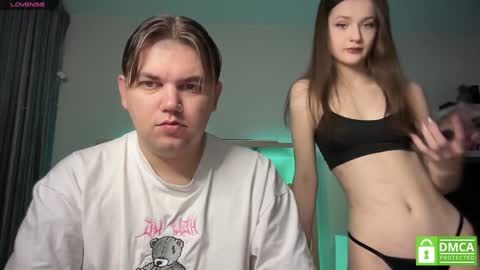 Snapshot of lovelly_mooncouple chatting on 27, 1, 2025 Mileena and Oliver online show from 27, 1, 2025